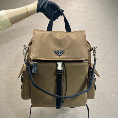 PRADA 新款双肩包🎉2VZ118新色
