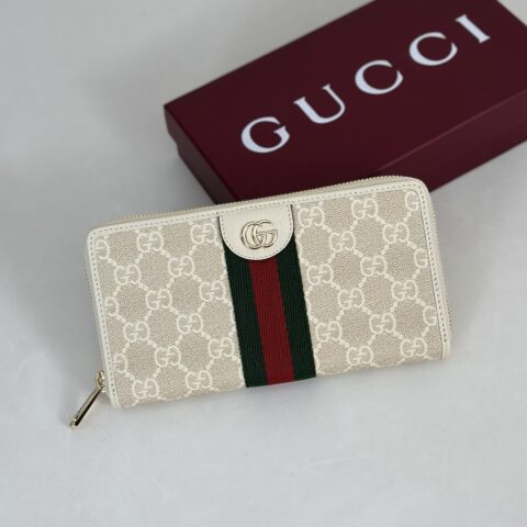 GUCCI 专柜品质，顶级原单货，实物实拍！款号838484米胶/白猪纹