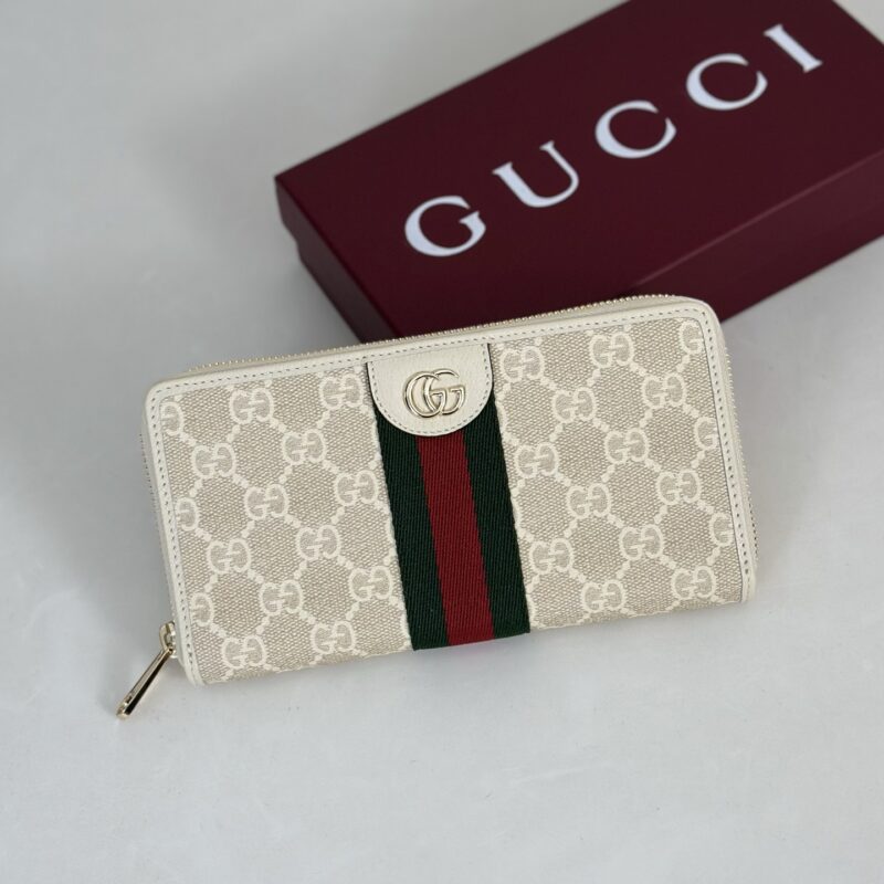 GUCCI 专柜品质，顶级原单货，实物实拍！款号838484米胶/白猪纹