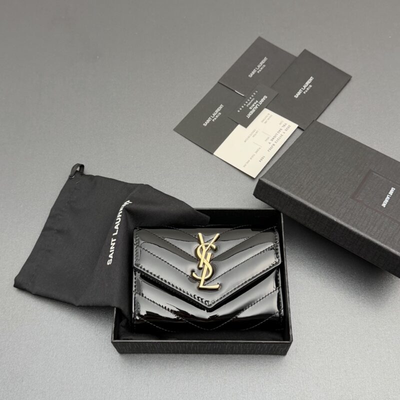 YSL MATELASSE短款亮皮革信封錢包 编号:414404   黑色漆皮/金扣