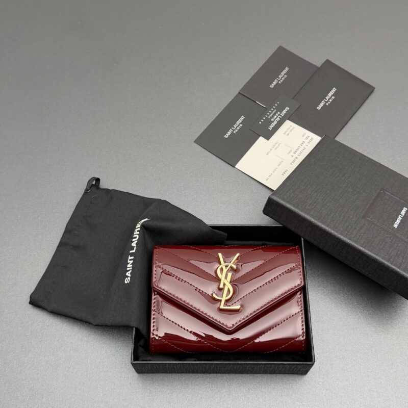 YSL MATELASSE短款亮皮革信封錢包 编号:414404   酒红漆皮/金扣