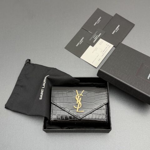 YSL MATELASSE短款鳄鱼纹压印皮革信封錢包 编号:414404 黑色鳄鱼纹/金扣