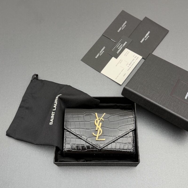 YSL MATELASSE短款鳄鱼纹压印皮革信封錢包 编号:414404 黑色鳄鱼纹/金扣