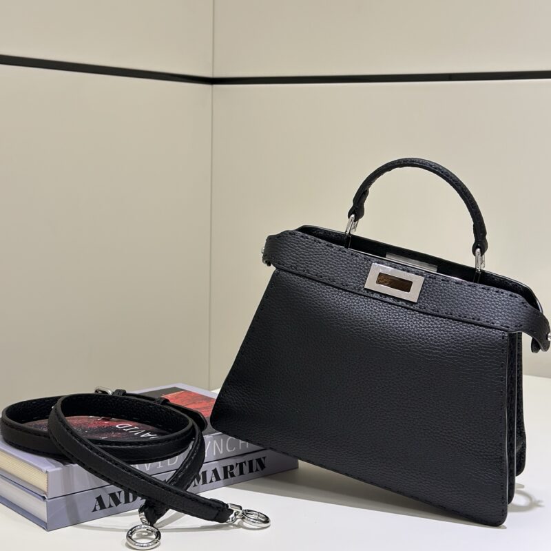 FENDI 最新𝐏𝐄𝐄𝐊𝐀𝐁𝐎𝐎小号手袋 款号80012克