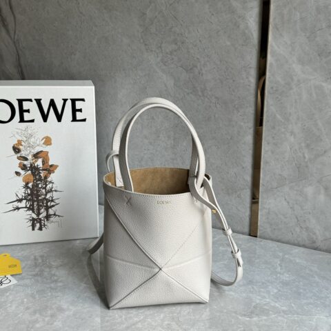 LOEWE puzzle fold 系列可折叠托特包 0695 荔枝纹轻灵灰