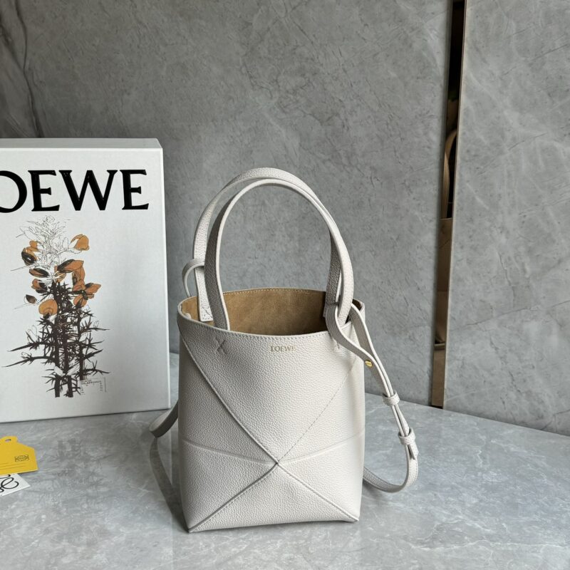 LOEWE puzzle fold 系列可折叠托特包 0695 荔枝纹轻灵灰