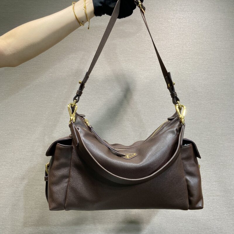 PRADA 新品羊皮🎉1BC264探索包