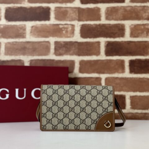 GUCCI 专柜品质，顶级原单货，实物实拍！款号820688啡pvc/棕色