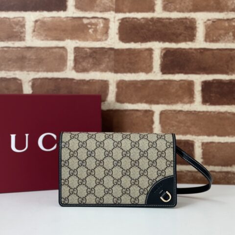 GUCCI 专柜品质，顶级原单货，实物实拍！款号820688啡pvc/克色