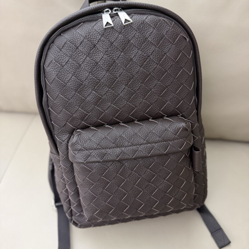 BV Intrecciato Backpack 粒面皮 巧克力棕 型号:833158