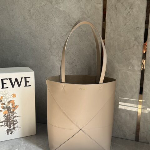 LOEWE puzzle fold 系列可折叠托特包