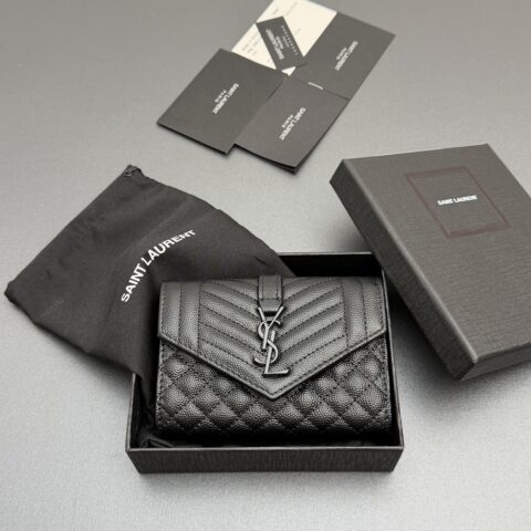 YSL MATELASSE短款粒面壓印皮革小号信封錢包 编号:651026 黑色球纹/黑扣