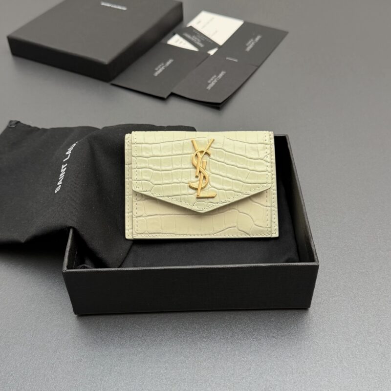 YSL UPTOWN鳄鱼纹压印皮革翻盖卡包 编号:582305 白色鳄鱼纹金扣
