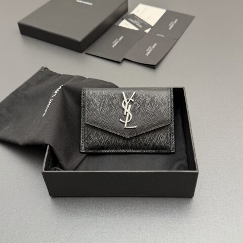YSL UPTOWN粒面压印皮革翻盖卡包 编号:582305 黑色球纹银扣