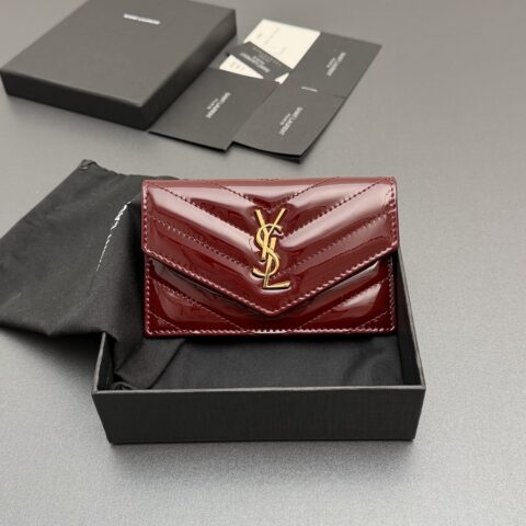 YSL MATELASSE漆皮皮革翻盖拉链卡包 编号:612808   酒红漆皮金扣