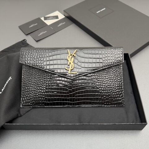 YSL UPTOWN鳄鱼纹压印皮革手拿包 编号: 565739 黑色鳄鱼纹/金扣