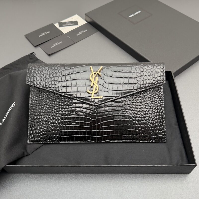 YSL UPTOWN鳄鱼纹压印皮革手拿包 编号: 565739 黑色鳄鱼纹/金扣