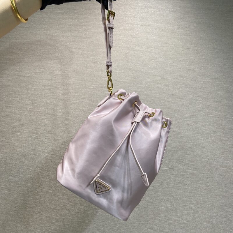 PRADA 新品手拿包🎉1N369束绳款