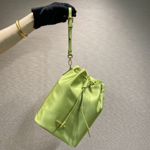 PRADA 新品手拿包🎉1N369束绳款🎉