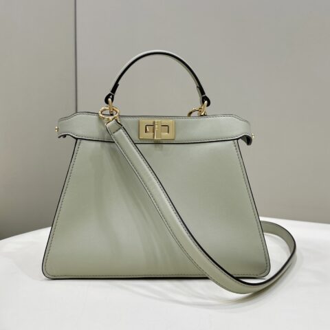 FENDI 𝐏𝐄𝐄𝐊𝐀𝐁𝐎𝐎  𝐈 𝐒𝐄𝐄 𝐔 小号手袋 款号80011A淡绿