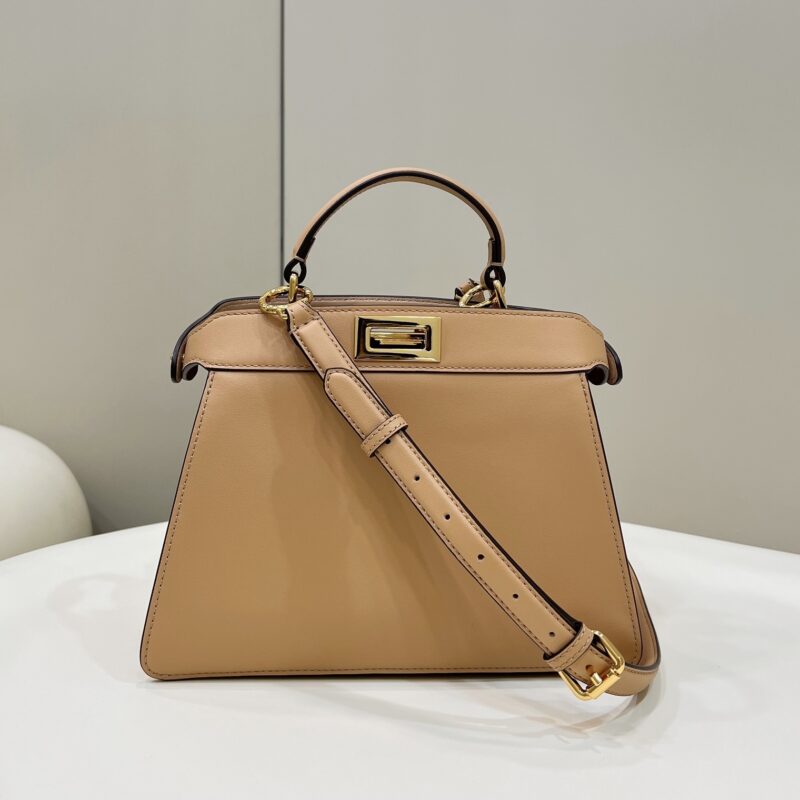 FENDI 𝐏𝐄𝐄𝐊𝐀𝐁𝐎𝐎  𝐈 𝐒𝐄𝐄 𝐔 小号手袋 款号80011A杏色