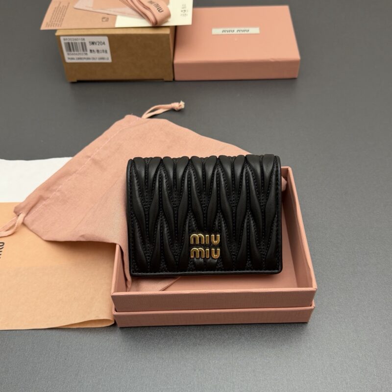 MIUMIU MATELASSÉ羊皮革小号钱包 编号:5MV204 黑色/进口羊皮