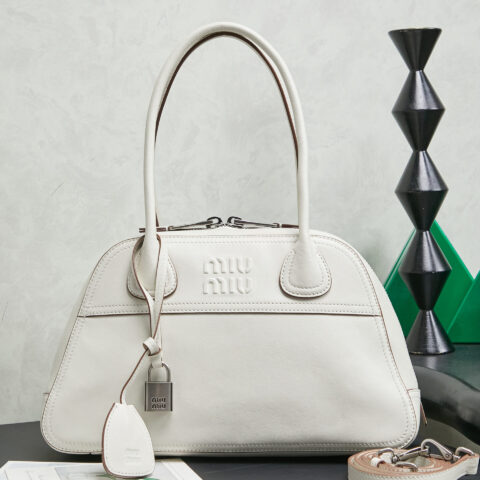 MIUMIU 新品爆款Vivant保龄球包 5BB199 小号白色