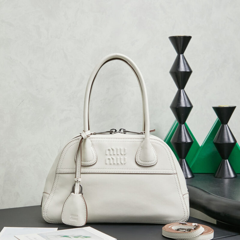 MIUMIU Vivant 迷你 型号:5BB200 白色迷你号