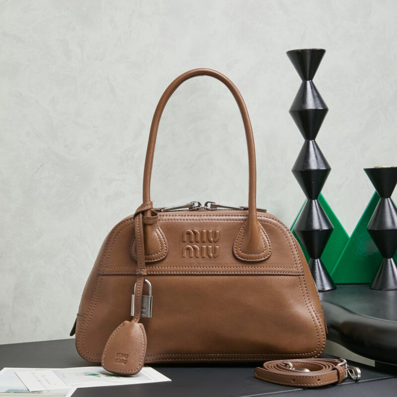 MIUMIU Vivant 迷你 型号:5BB200 棕色迷你号