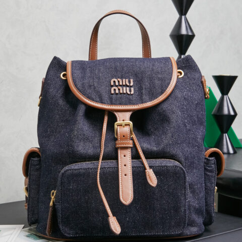 MIUMIU 新品学院风双肩包 5BZ042 牛仔蓝