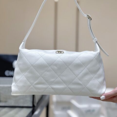 CHANEL  26P 菜篮子hobo腋下包👜AS6139