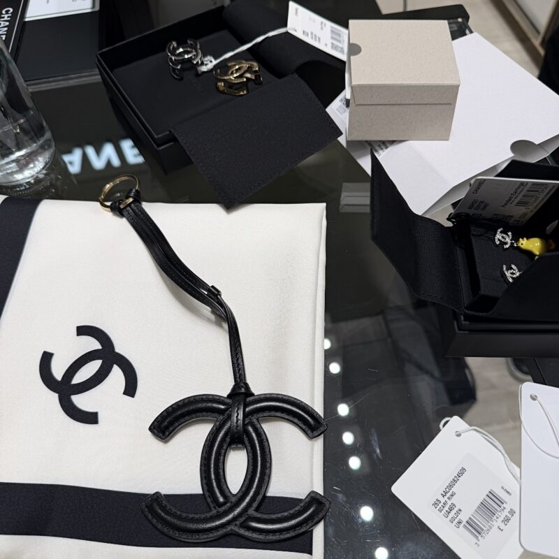 CHANEL  26S 超时髦小挂件👜 AP5248  黑色