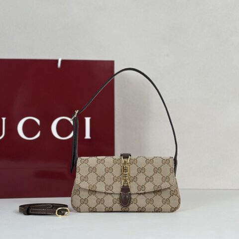 GUCCI 专柜品质，顶级原单货，实物实拍！款号867156浅杏布