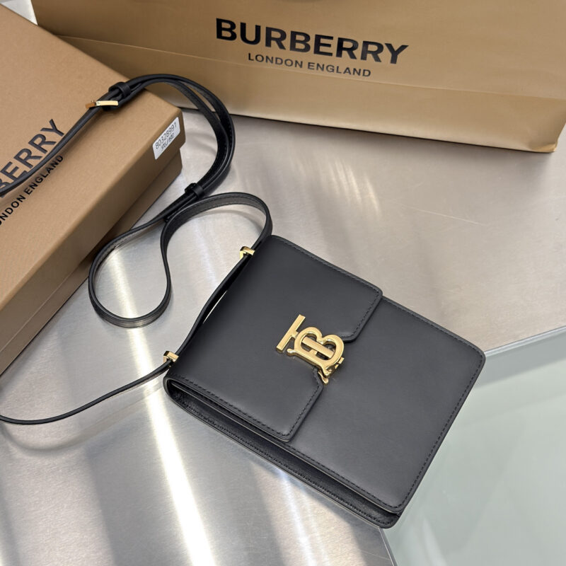 Burberry B家最新📱小巧立挺的「Robin – 洛宾包」 型号8991