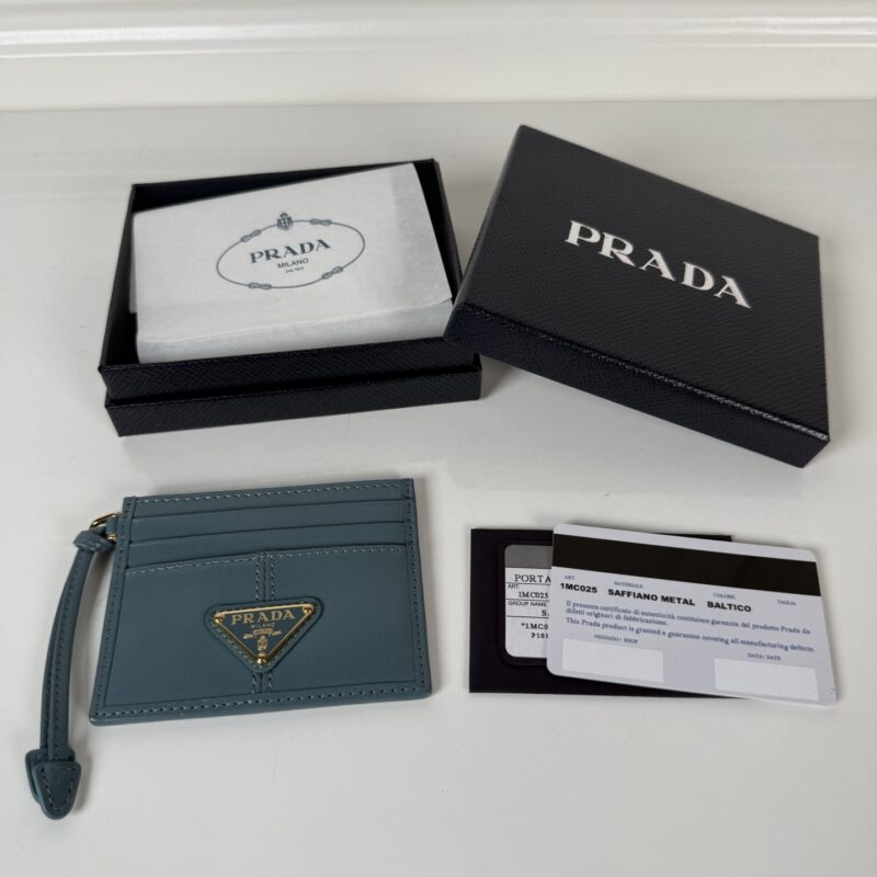 PRADA P家➡️ 男女通用小卡包，蓝色 油腊皮三角标，型号1MC025