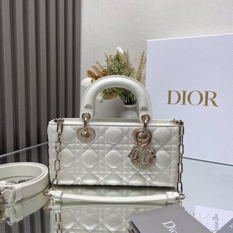 DIOR  LADY D-JOY 手袋「奶白色小羊皮」 型号：0613 小号