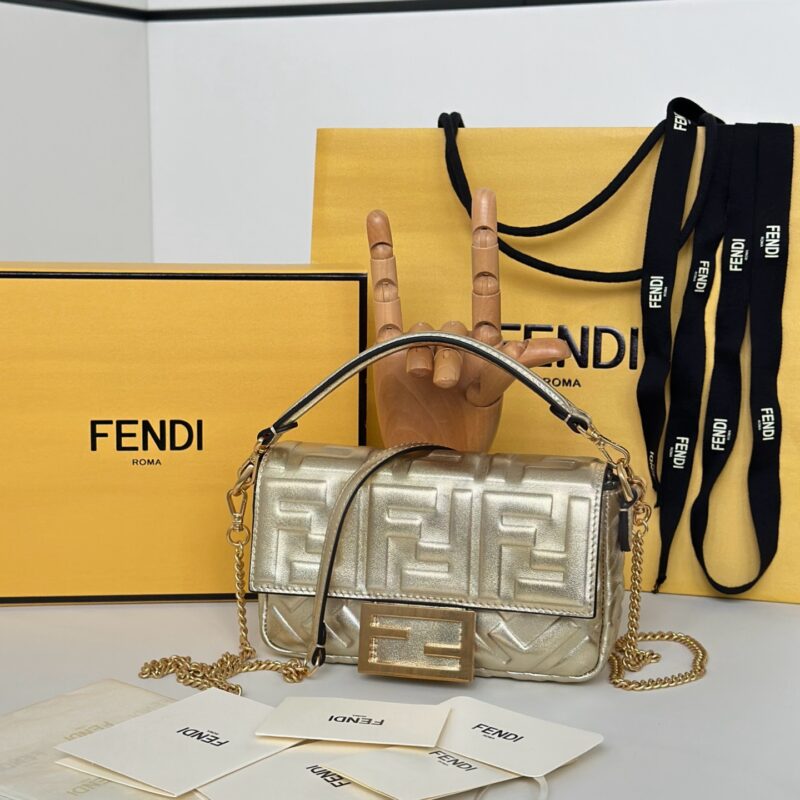 FENDI baguette 款号0135S