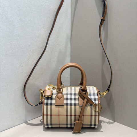 Burberry Bur迷你波士顿超复古超精致 型号4962