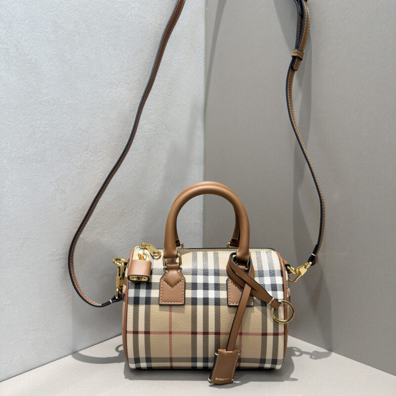 Burberry Bur迷你波士顿超复古超精致 型号4962