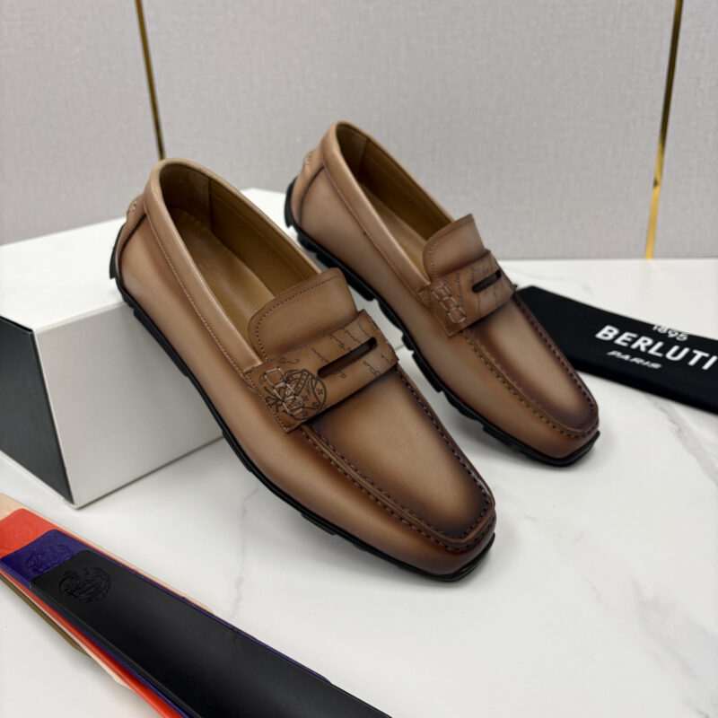 BERLUTI Saturnin Scritto图纹皮革驾车鞋