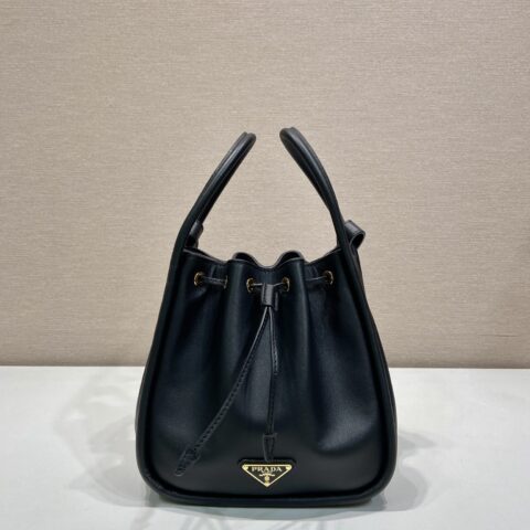 PRADA 新款水桶包🎉1BE087