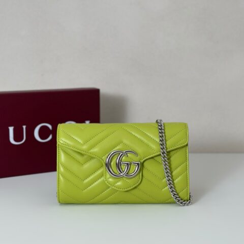 GUCCI 专柜品质，顶级原单货，实物实拍！款号837745亮绿羊皮