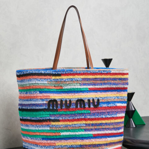 MIUMIU 超重工纯棉手工制作彩虹编织包 5BG228