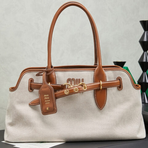 MIUMIU 新品爆款中古托特包 5BG310 白色帆布