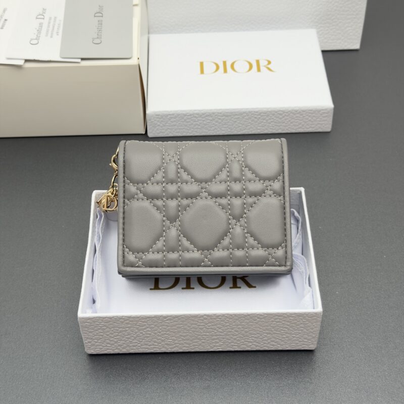 DIOR 迷你Lady Gardenia钱包系列 型号：S0178   灰色羊皮腾格纹