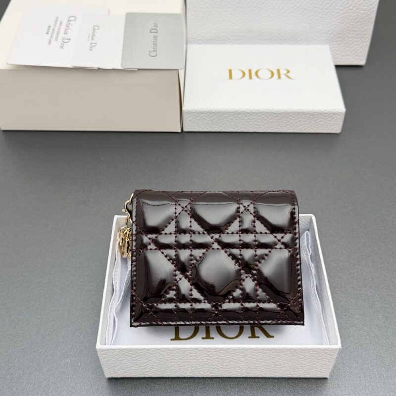 DIOR 迷你Lady Gardenia钱包系列 型号:S0178 褐棕色漆皮牛皮腾格纹