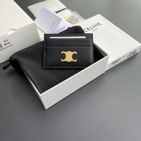 CELINE TRIOMPHE亮泽牛皮革卡包 编号:10L832CQH.04LU833 833黑色全皮