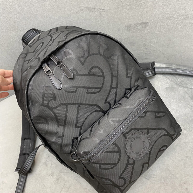 Burberry B家双肩包 型号1095