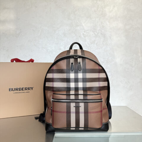 Burberry B家桦木棕格双肩包 型号5491