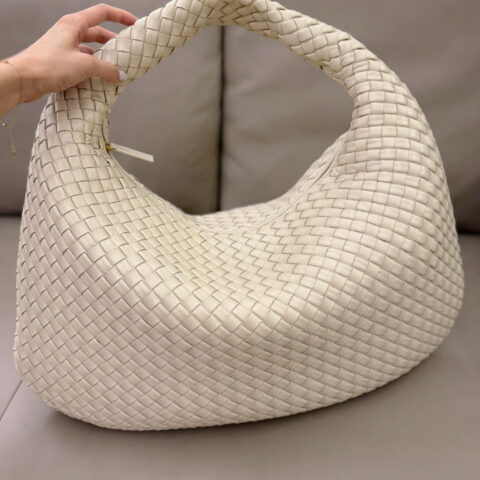 BV Maxi Veneta Bag 海盐白 型号:856739 加大号